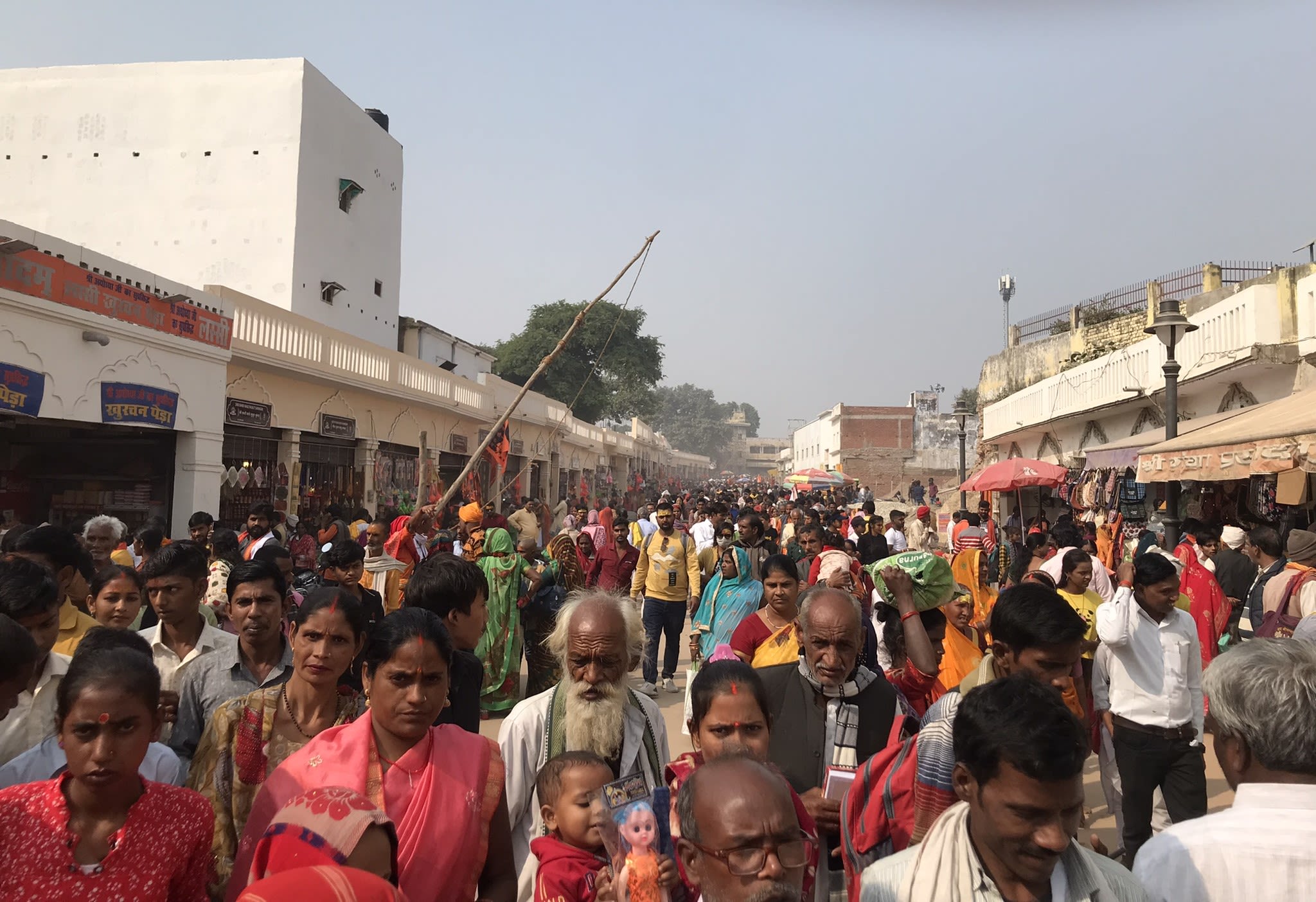 Tourists and pilgrims flock to the Ram temple and Hanuman Garhi ahead of the consecration ceremony of the Ram Lalla idol. Credit: DH Photo/Anand Singh